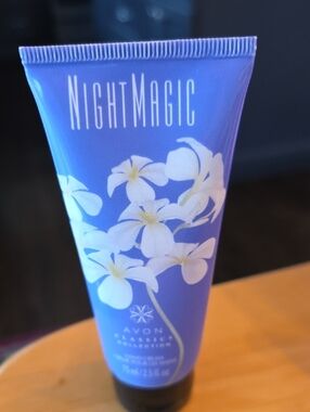 Avon NightMagic Lavender Floral Hand Cream - Purple & White